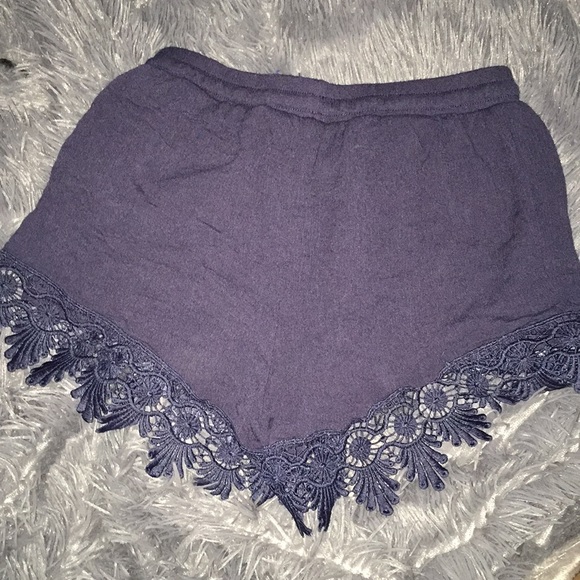 Shorts - Picture 3 of 3